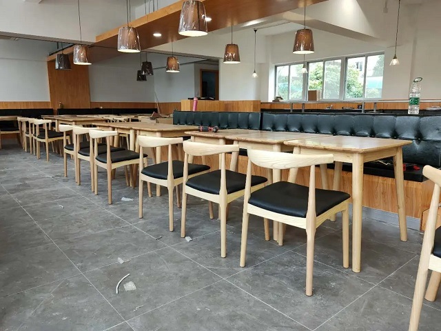 餐廳適合選用哪些材質的家具 