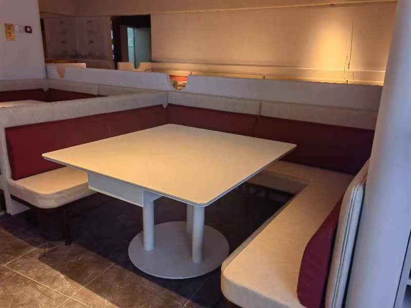 火鍋餐桌椅在風(fēng)格的布置上有哪些重要特點(diǎn)