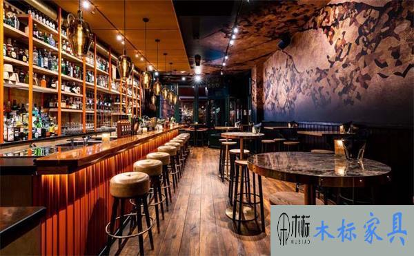 酒吧沙發尺寸標準是多少?如何選購酒吧桌椅？ 