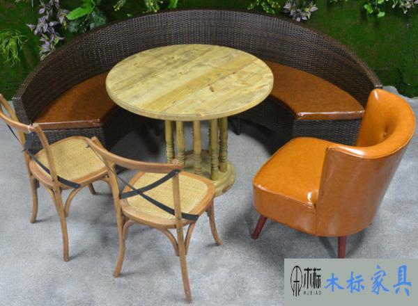 家庭餐廳的卡座沙發怎么選？如何搭配舒適？ 